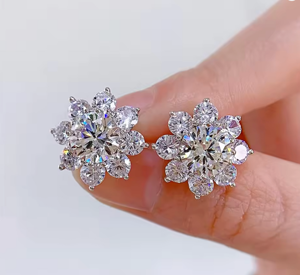 Cute White Zircon Snowflake Stud Earrings for Women