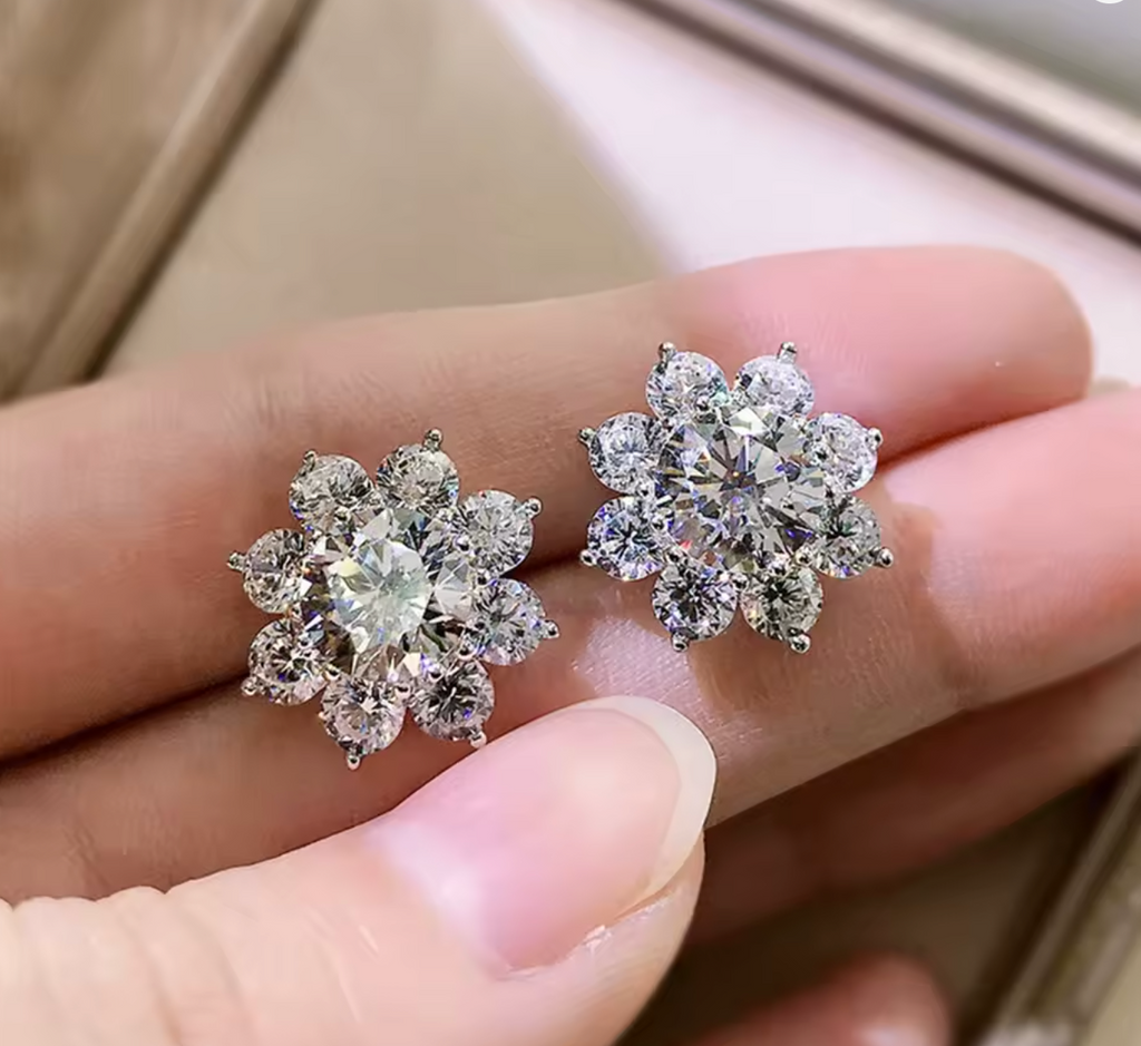 Cute White Zircon Snowflake Stud Earrings for Women